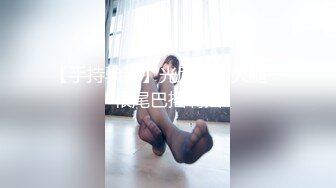 [MP4]笑起来甜美黑裙嫩妹脱下裤子让妹子口扶着屌插入骑乘猛操打桩机