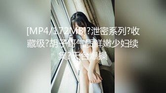 商场女厕蹲守带着宠物狗姿色美b少妇,刮过毛的馒头穴尿起来像潮喷[