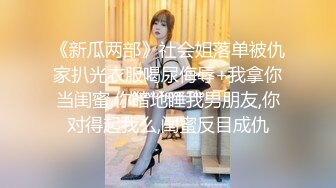 校园萝莉被肥仔男友拉下海，冲这颜值必须好好撸一发，奶子漂亮，69互品私处，美极了！