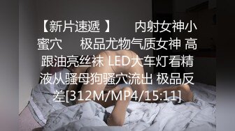 海角社区如狼似虎欲求不满的禽兽妈妈??自慰被儿子撞见，让儿子帮忙不愿意，只能强奸了自己的亲生儿子